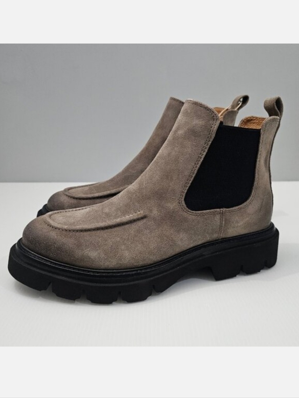 Sofft Samira Chelsea Ankle Boot Womens 8 Taupe Suede Waterproof Lug Sole
